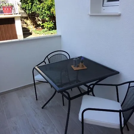 Studio In With Terrace, Air Conditioning, Wifi 4492-2 Apartment *