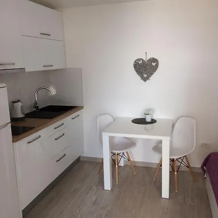 Apartment Studio In With Terrace, Air Conditioning, Wifi 4492-2