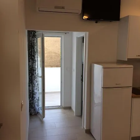 Studio In With Terrace, Air Conditioning, Wifi 4492-2 Apartment *