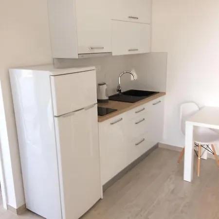 Studio In With Terrace, Air Conditioning, Wifi 4492-2 Apartment *
