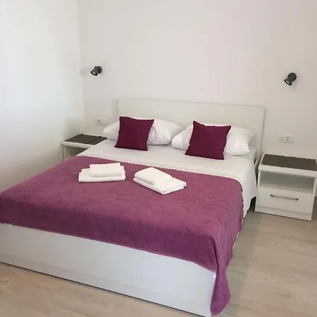 Studio In With Terrace, Air Conditioning, Wifi 4492-2 Apartment *