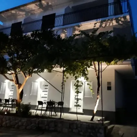 Studio In With Terrace, Air Conditioning, Wifi 4492-2 Apartment *